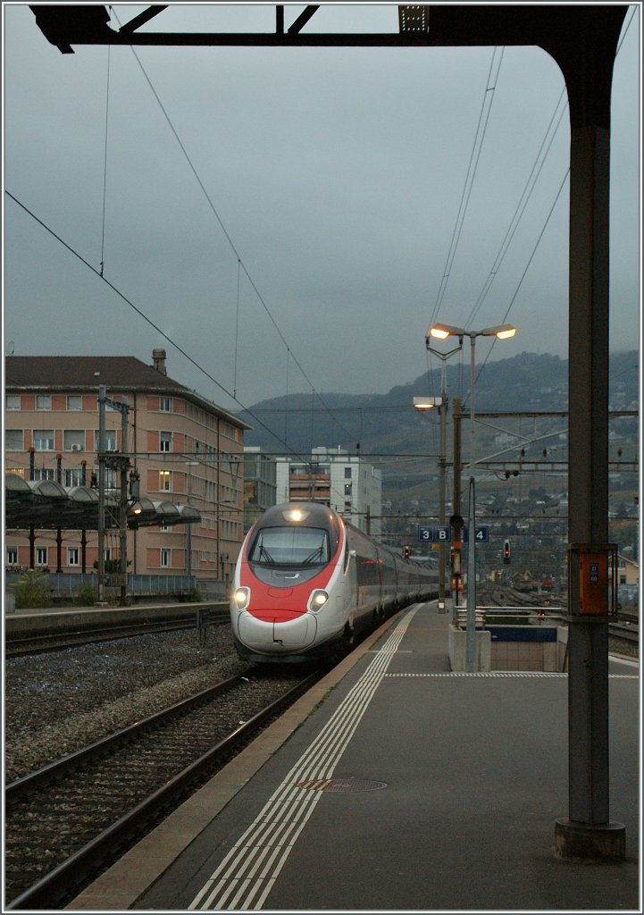 SBB ETR auf dem Weg nach Venezia bei der Durchfahrt in Vevey.
25. Okt. 2012  