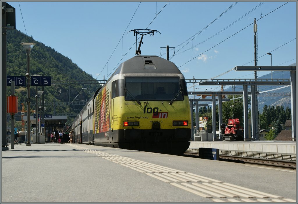 SBB Re 460 053-2 in Visp.
11. Aug. 2012