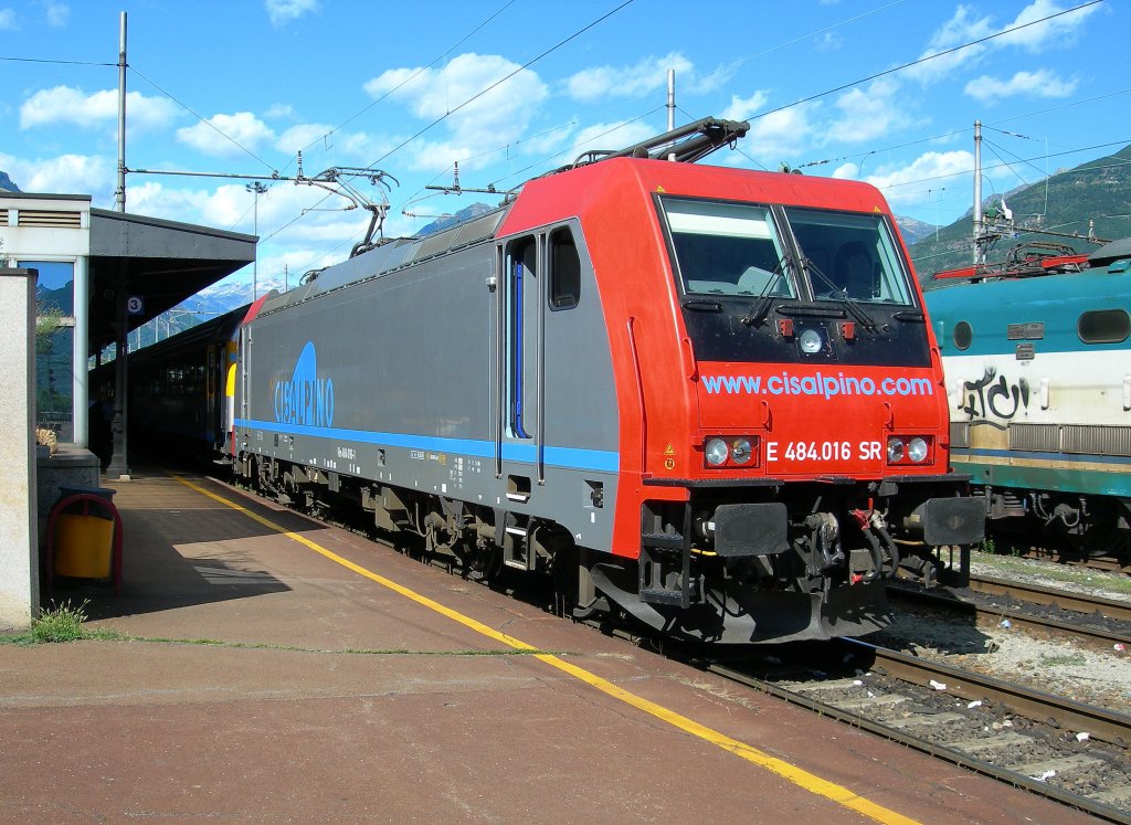 SBB Re 484 016 in Domodossola. 
30. August 2006