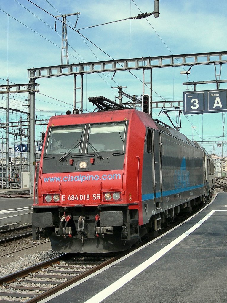 SBB Re 484 018 im Dienste von Cisalpino. 
Genve, den 31. Mrz 2007