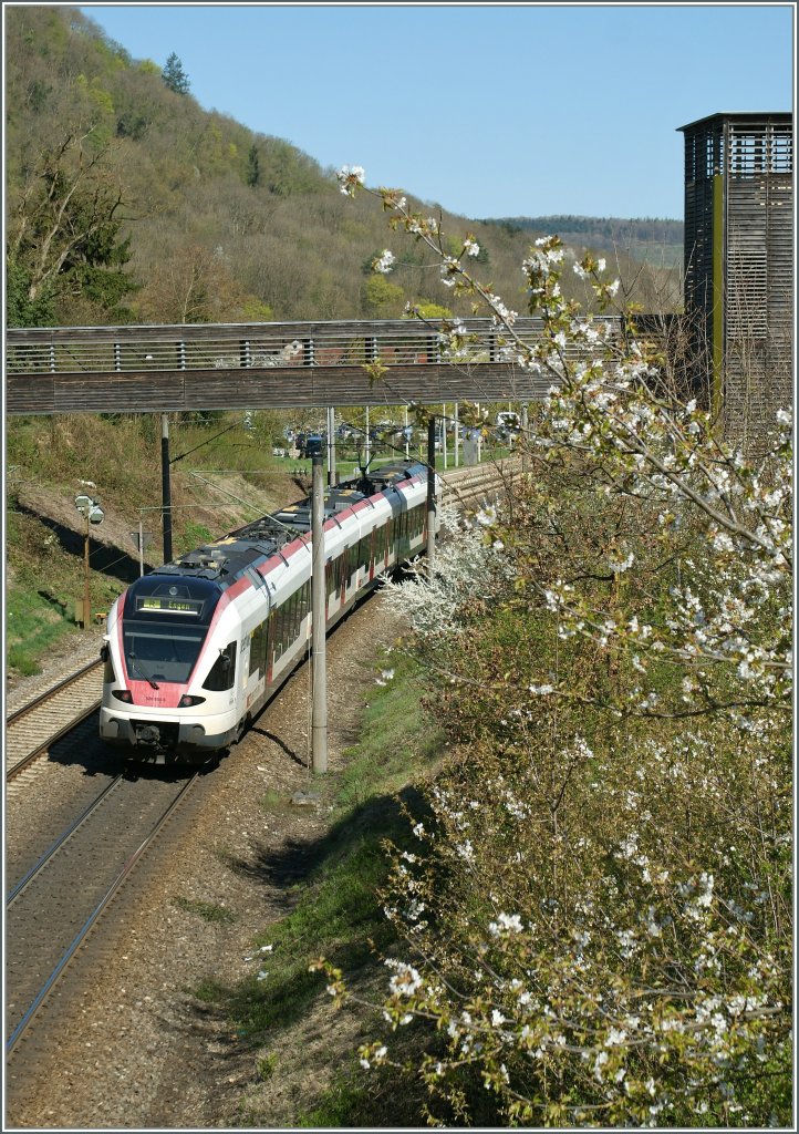 SBB Seehas 526 655-6 auf dem Weg von Konstanz nach Engen kurz nach Singen.
7. April 2011

(PS: Das Bild wartet noch auf eine geeignete Kat. z.B Deutschland/Unternehmen/ SBB  Seehas (Konstanz - Engen)
Danke im Voraus.
Stefan)