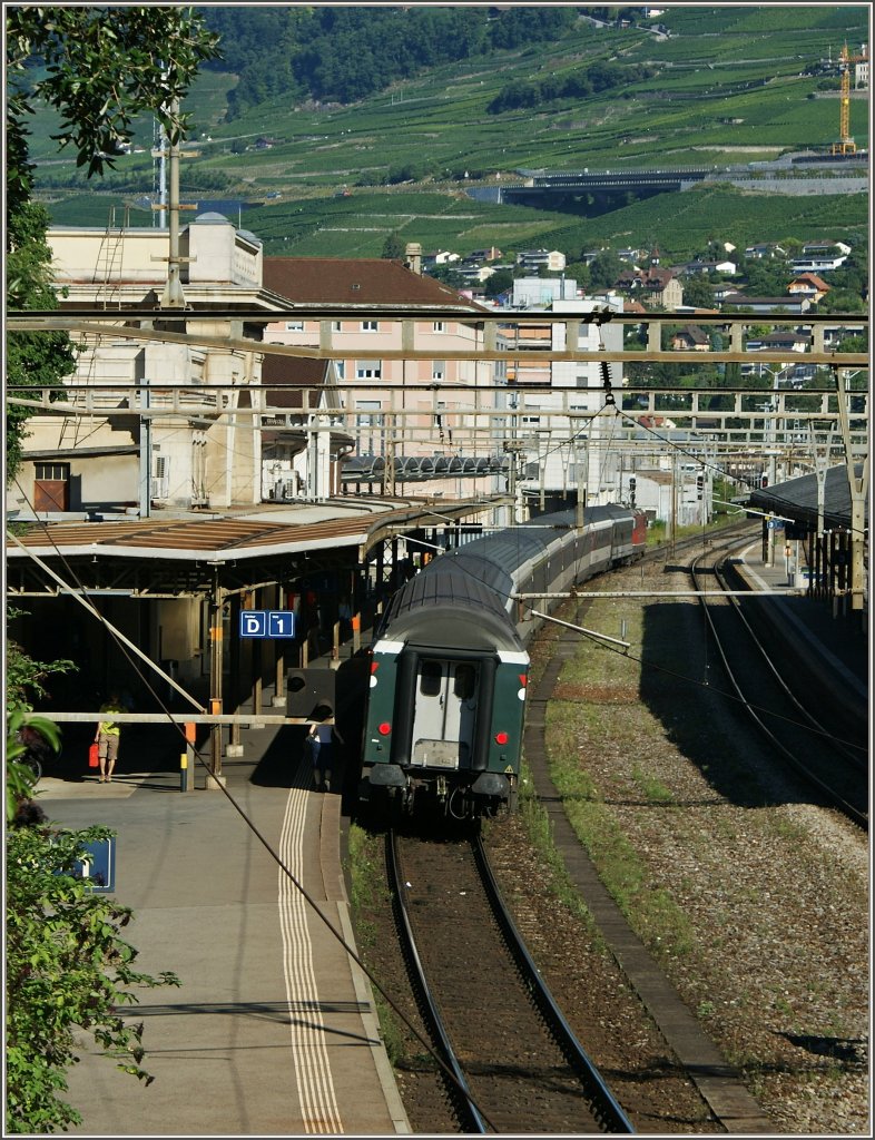 Schlusslicht eines IR im Bahnhof Vevey.
(10.08.2012)