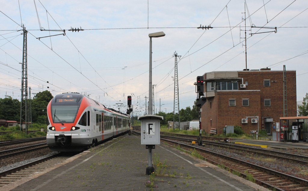 SE aus Frankfurt Hbf bei der Einfaht in Neuwied am 26.06.2013