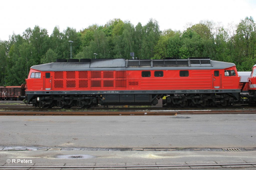 Seitenansicht von 233 452-2 in Marktredwitz. 12.05.12