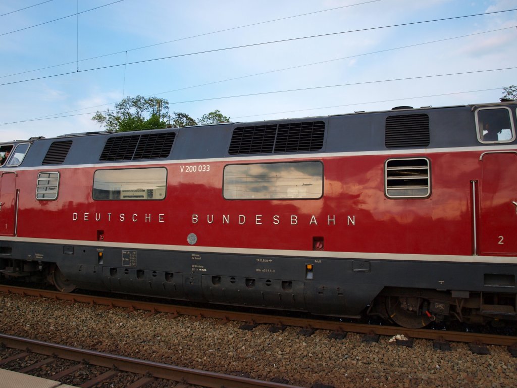 Seitenaufnahme der V 200 033 in Lneburg am 29.5.