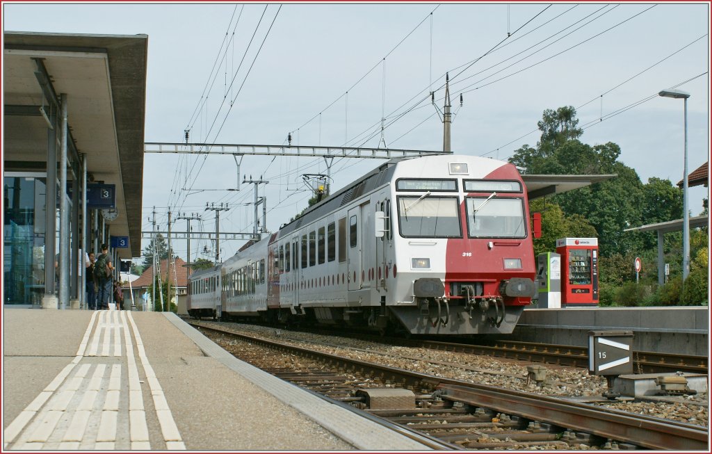 TPF Regionalzug Neuchatel - Fribourg in Murten. 
6. Sept. 2010