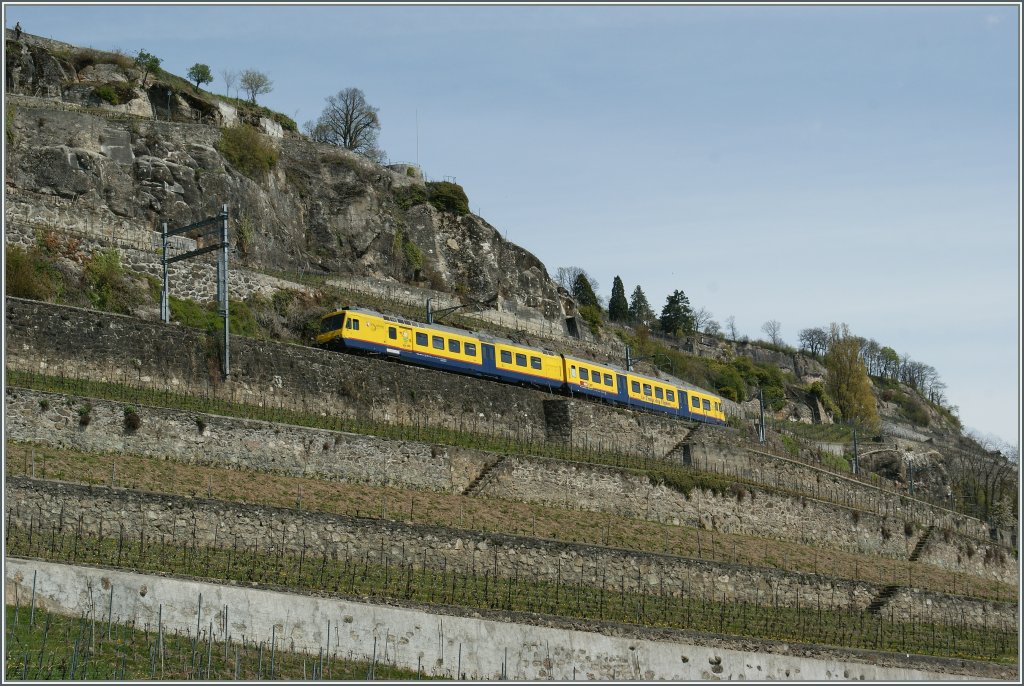 Train des Vigens in den Weinbergen bei Chexbres am 23. April 2012