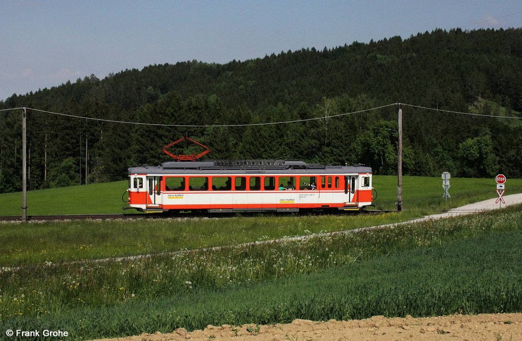 Traunseebahn ET 23 106 der Stern & Hafferl Verkehrsgesellschaft m.b.H. im Planeinsatz bei Eisengattern, Lokalbahn Gmunden – Vorchdorf, Spurweite 1.000 mm, fotografiert am 26.08.2010 --> Der Triebwagen wurde 1954 von ACMV (Ateliers de constructions mcaniques de Vevey) in Villeneuve gebaut und kam zuerst bei der Trogener Bahn als ET 4 und danach bei Transports publics de la rgion lausannoise als ET 192 zum Einsatz.