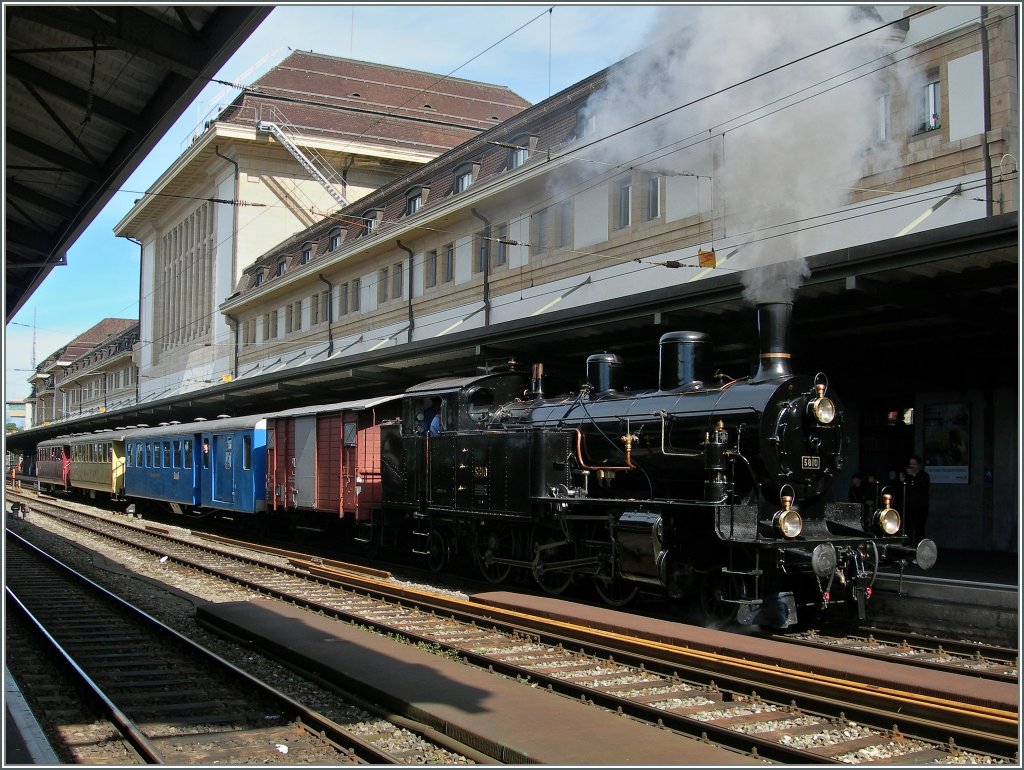 berraschender Besuch in Lausanne: die Eb 3/5 5810 mit einem bunten  EBT  Zug von Konolfingen nach Vevey.
18. Mai 2013