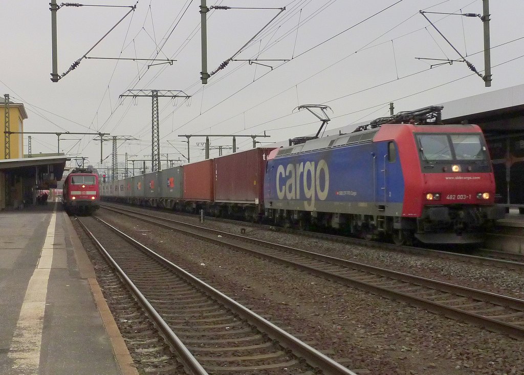 und nochmal die 482 003 diesmal am 23.01.10 in Fulda