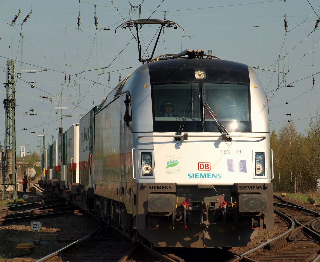 Und nochmal etwas nher der 183 701-2 in Hamburg-Altona.