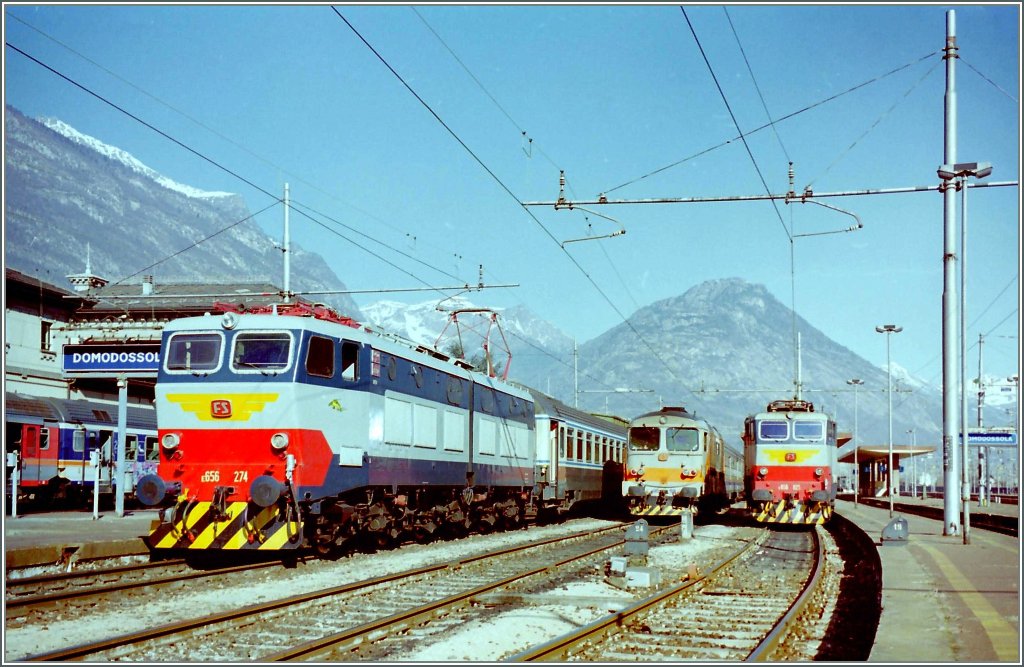 Und schon hat die FS E 656 274 den EC nach Venezia bernommen.
7. Mrz 1998/gescannts Negativ.