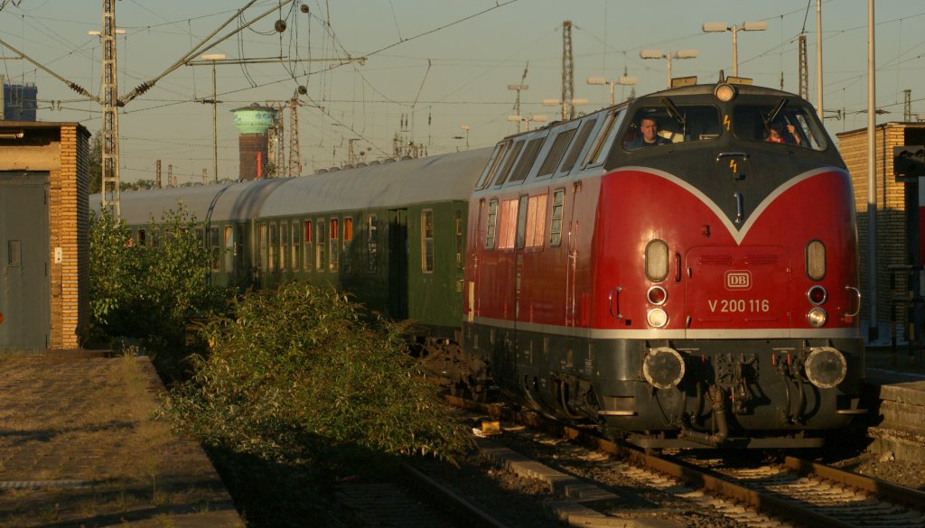 V200 116 mit einem Sonderzug in Oberhausen Hbf am 09.10.2010