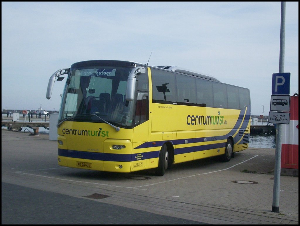 VDL Bova Magiq von CentrumTurist aus Dnemark im Stadthafen Sassnitz.