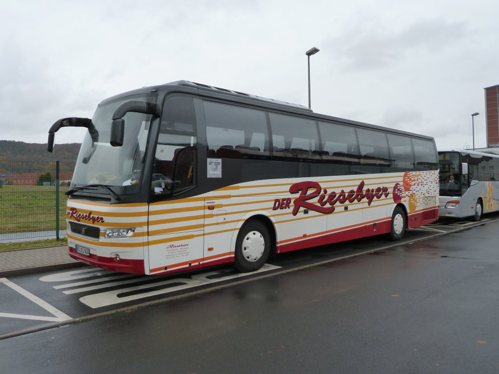 Volvo von  Der RIESEBYER  steht auf dem Parkplatz des Erlebnisbergwerks in Merkers/Thringen, November 2012