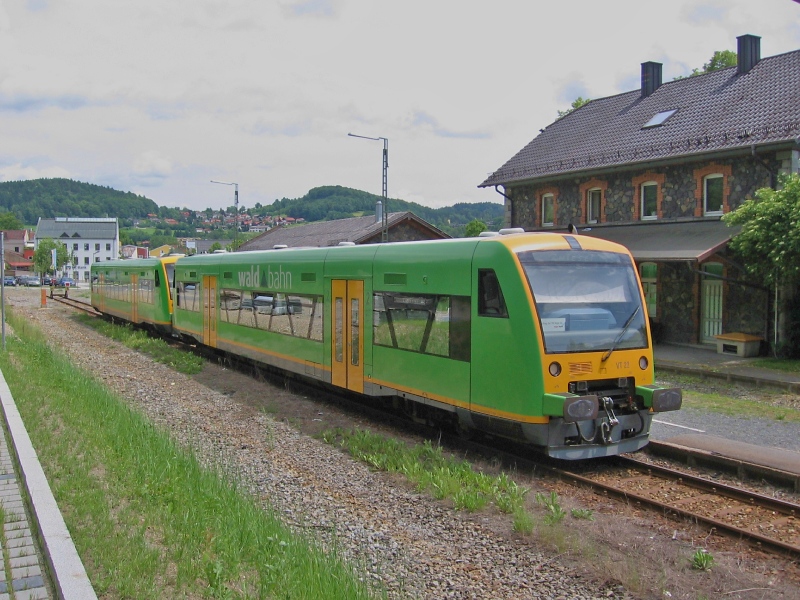 VT 22 und ein Bruder stehen am 20.06.08 in Grafenau.