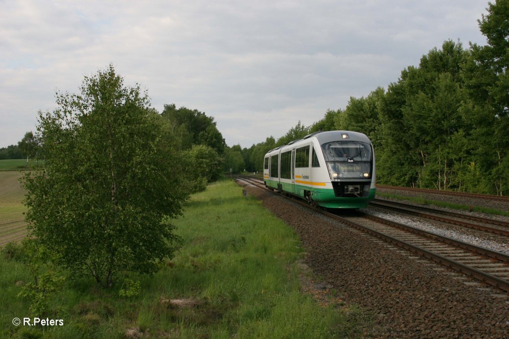 VT18 als VBG81131 nach Regensburg HBF bei Schnfeld. 28.05.11