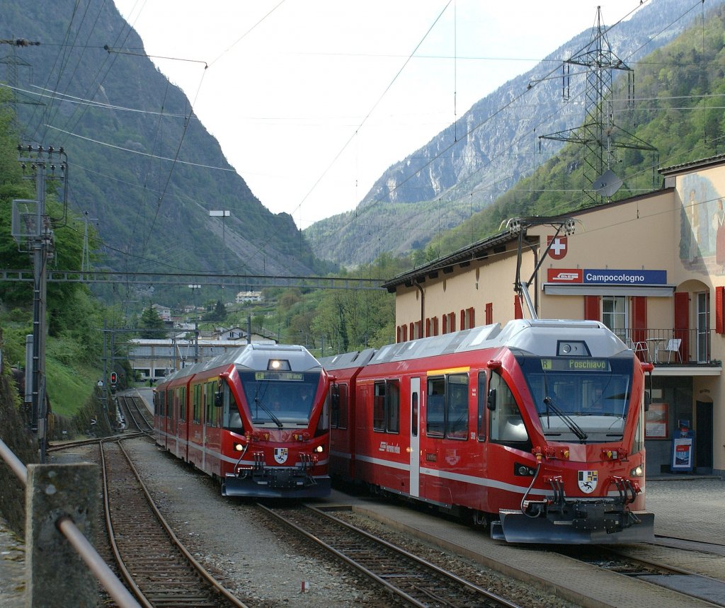 Whrend den Jubilums Sonderfahrten mit den neue Allegra Triebzgen kam es zum wohl sehr Ereignis, dass sich zwei ABDe 8/12 in Campocologno kreuzten. 
8. Mai 2010