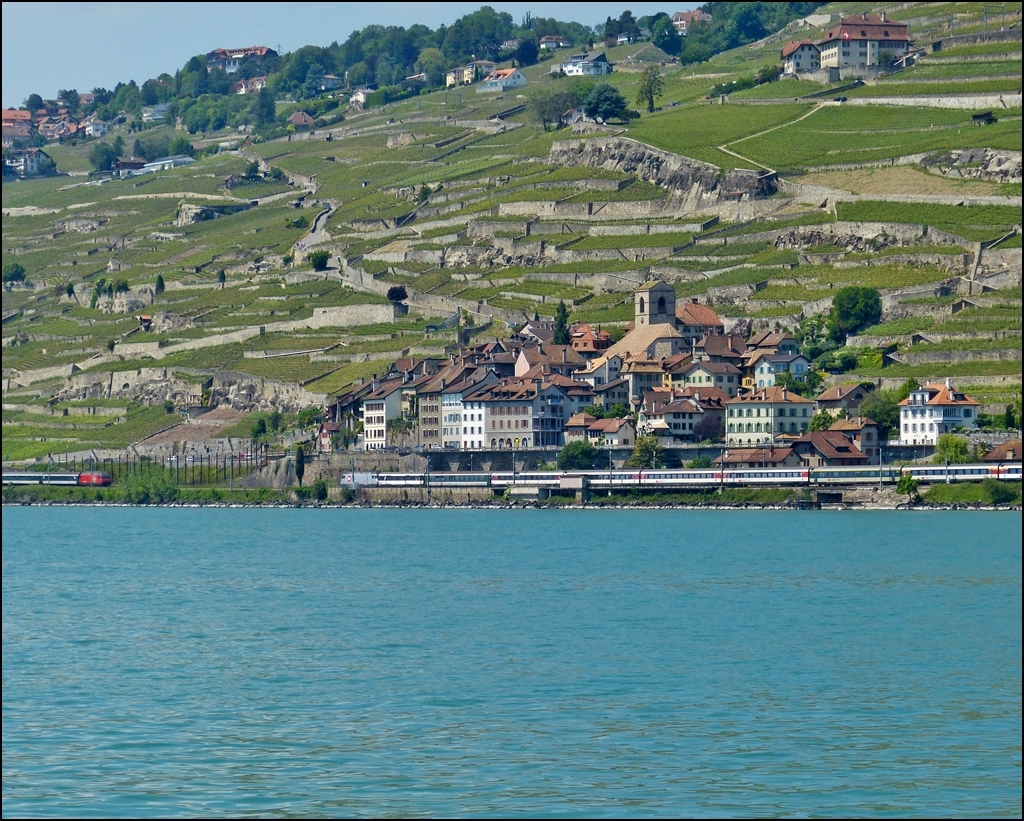 Zugstau in St Saphorin. Ob Armin etwa schon heimlich... 26.05.2012 (Hans)