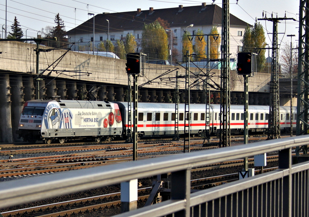 zum 12 mal die 101 144 mit IC nach Leipzig am 01.11.11 in Fulda