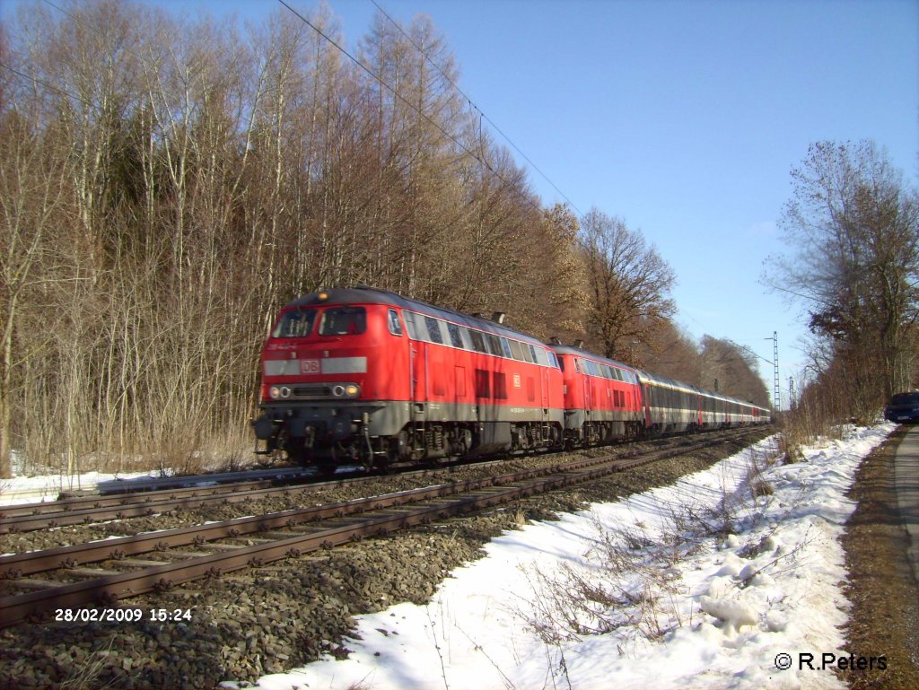 Zwei 218er ziehen ein EC nach Zrich bei Geltendorf. 28.02.09