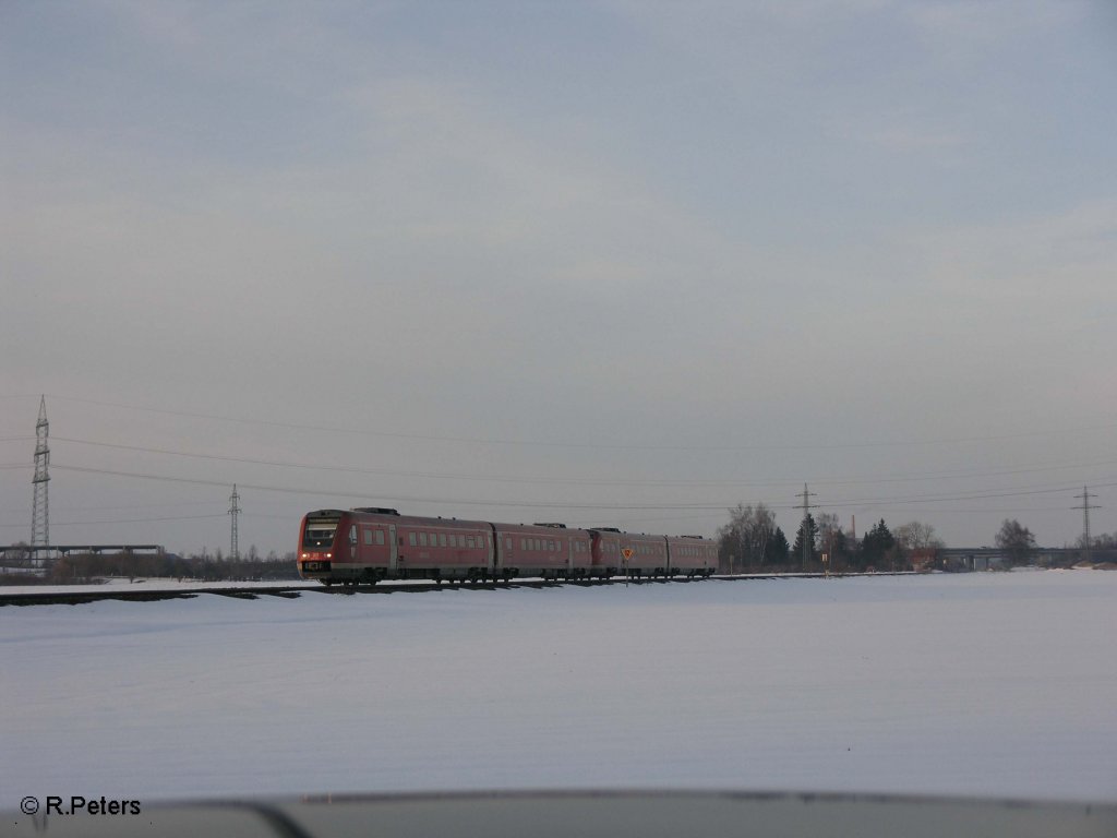 Zwei 612er lassen Buchloe hinter sich als RE nach Lindau. 25.02.09