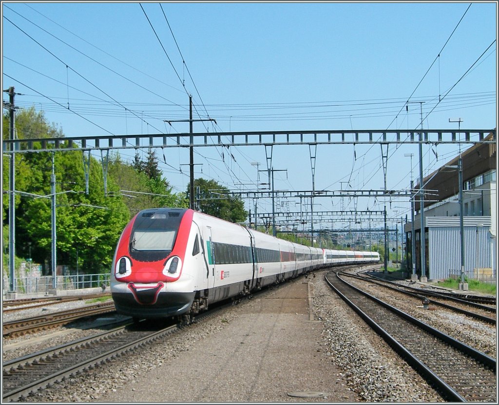 Zwei ICN auf dem Weg nach St. Gallen verlassen lachend Morges...
19.04.2011