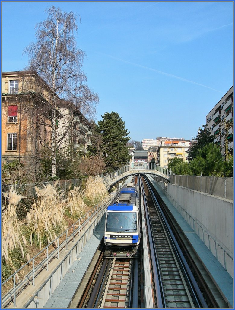 Zwischen Ouchy und Bahnhof verluft das Trasse schnurgerade, kein Wunder, fuhr doch hier erst eine Standseilbahn. 
13.02.2011