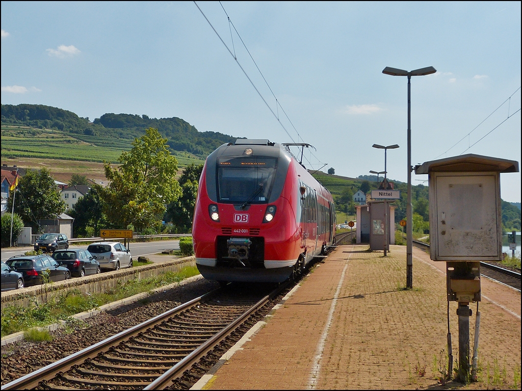 . Der zweiteilige Bombardier Talent 2 442 001 kurz vor der Abfahrt in Nittel an der Obermoselstrecke. 21.08.2013 (Jeanny)