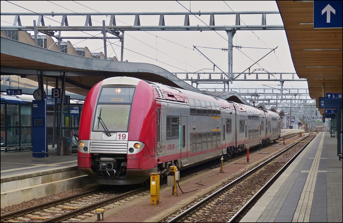 . Leider keine Schnapszahl, sondern die Computermaus Z 2219 konnte ich am 12.10.2013 im Bahnhof von Luxemburg Stadt ablichten. (Hans)