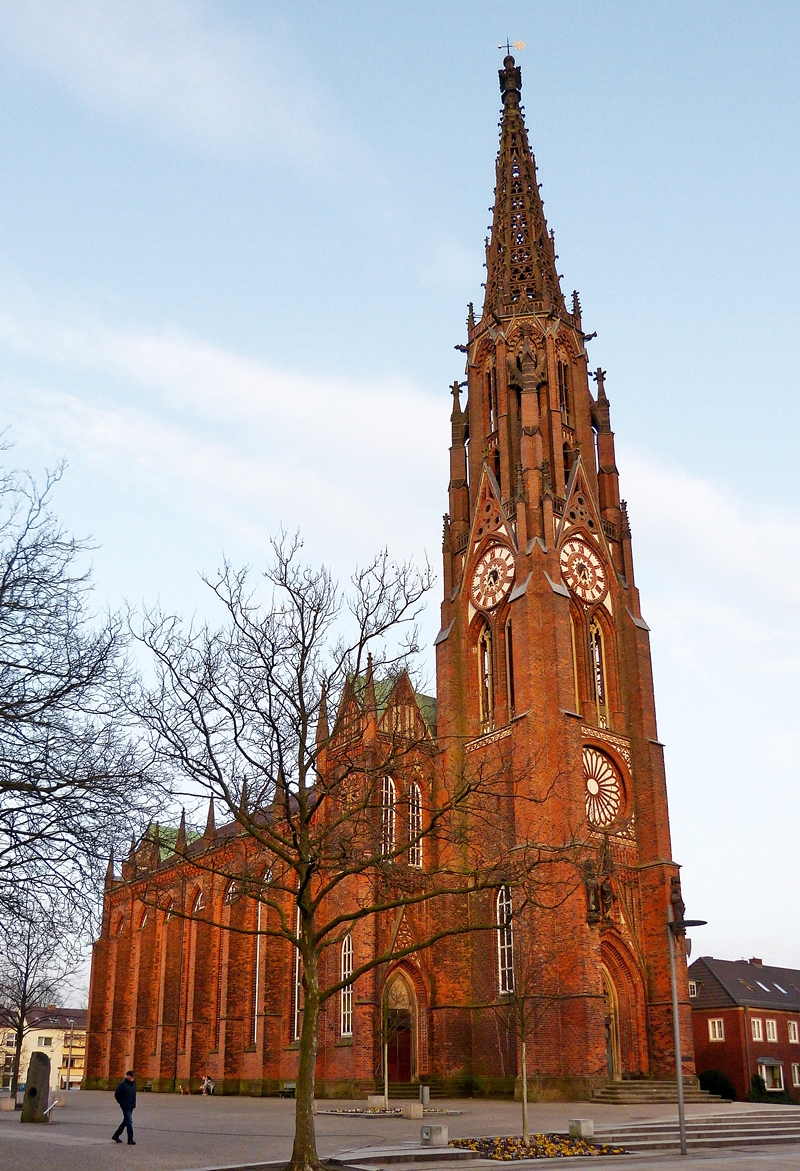 . Sankt Marien in Bremerhaven im warmen Abendlicht. 08.04.2018 (Hans)