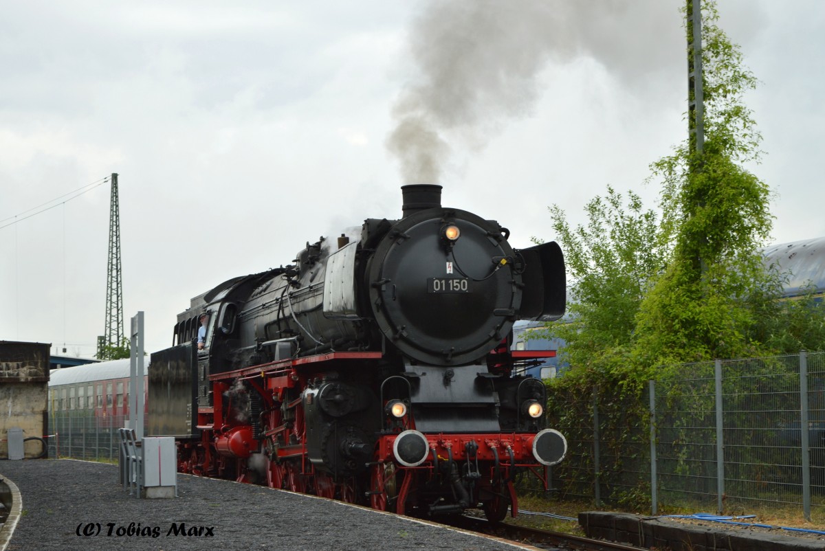 01 150 auf dem Weg zum Wasserfassen beim Sommerfest in Koblenz am 13.06.2015