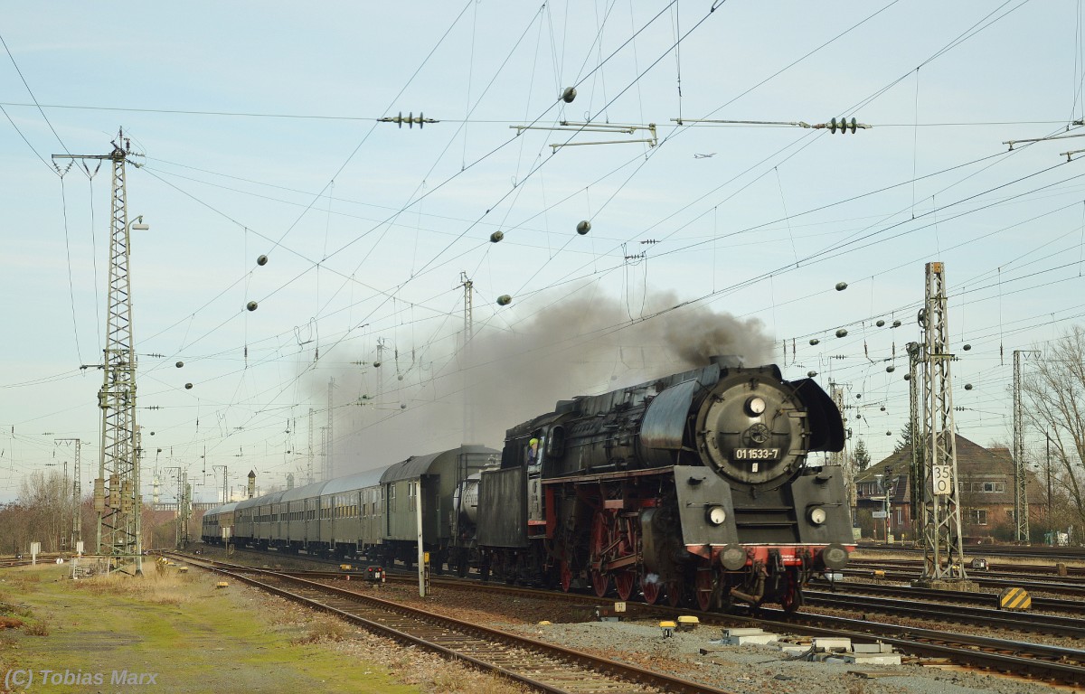 01 1533-7 der ÖGEG beförderte am 06.02.2016 einen Sonderzug der Ef Treysa von Treysa nach Speyer. Hier fuhr sie in den Darmstädter Hbf ein.
