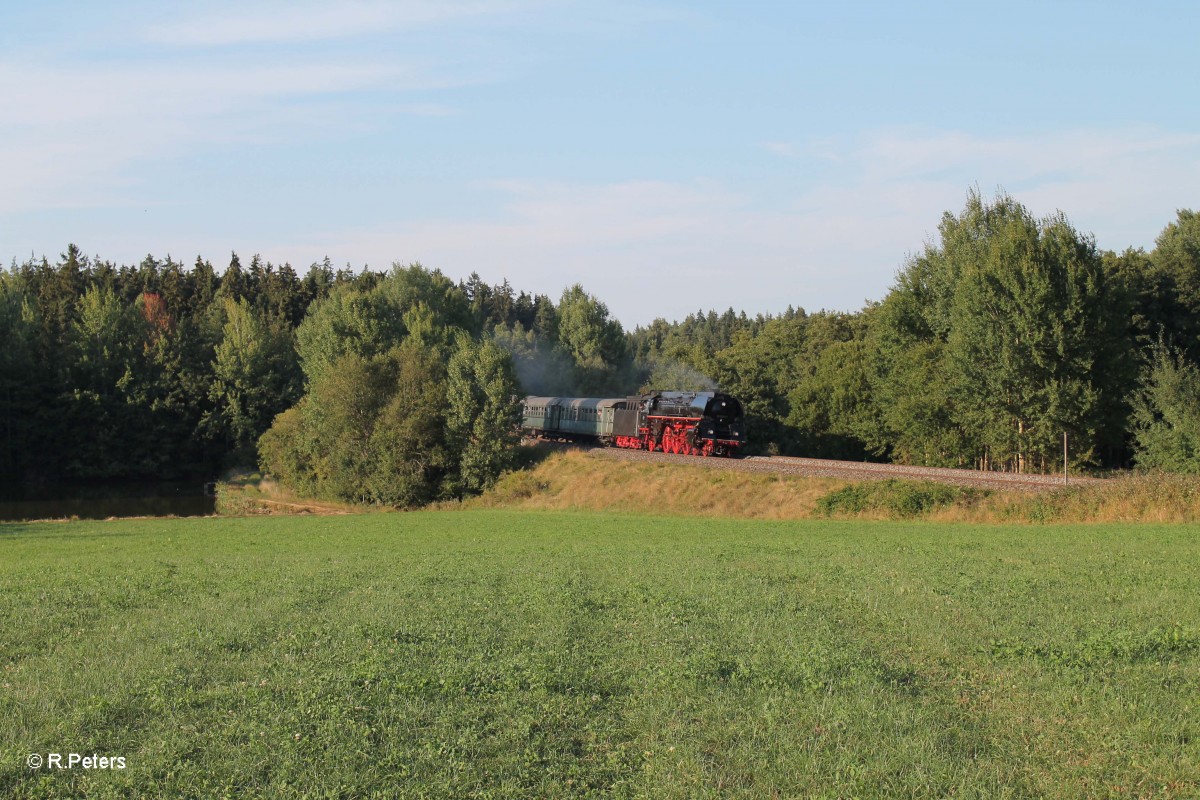 01 533 mit Sonderzug aus Cheb nach Linz bei Oberteich. 07.09.13