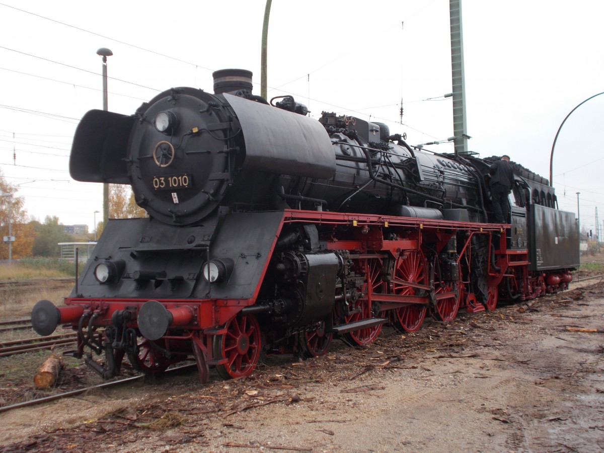 03 1010 hatte,am 07.November 2015,ihre Pause in Bergen/Rügen.