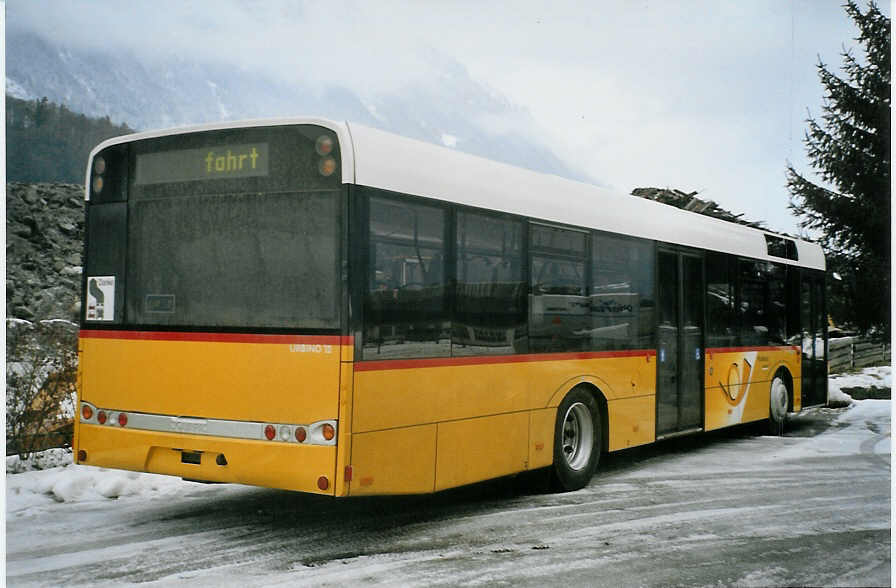 (082'429) - PostAuto Bern - (BE 610'535) - Solaris am 3. Januar 2006 in Interlaken, Garage