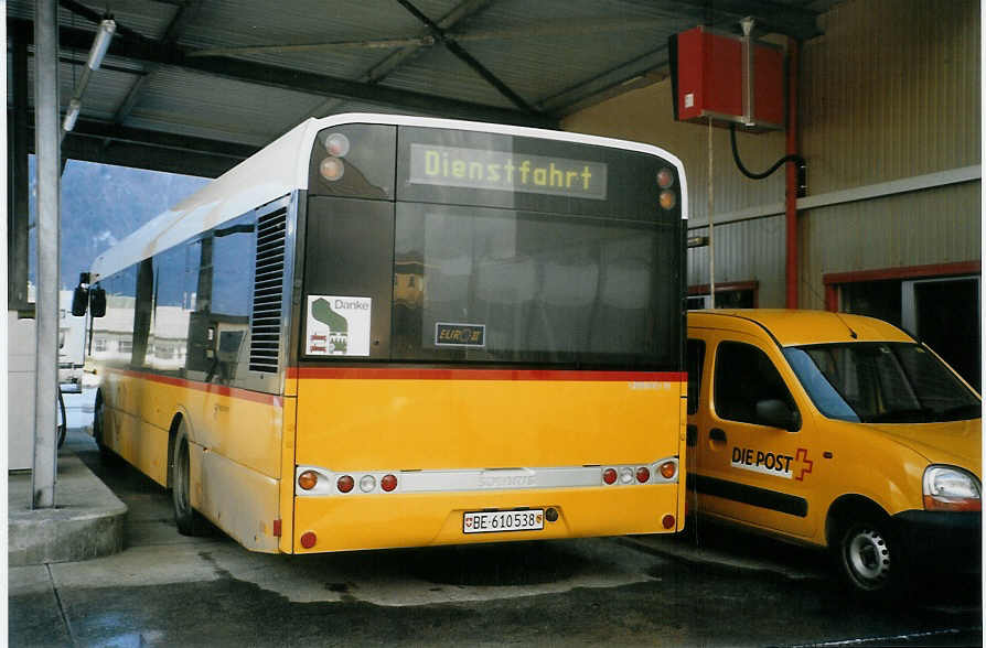 (082'728) - PostAuto Bern - BE 610'538 - Solaris am 22. Januar 2006 in Interlaken, Garage