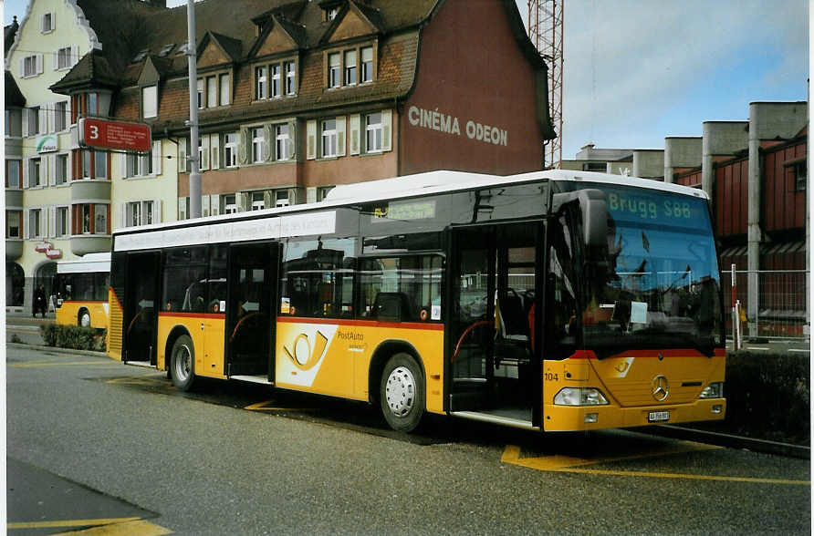 (083'020) - Voegtlin-Meyer, Brugg - Nr. 104/AG 356'801 - Mercedes am 18. Februar 2006 beim Bahnhof Brugg