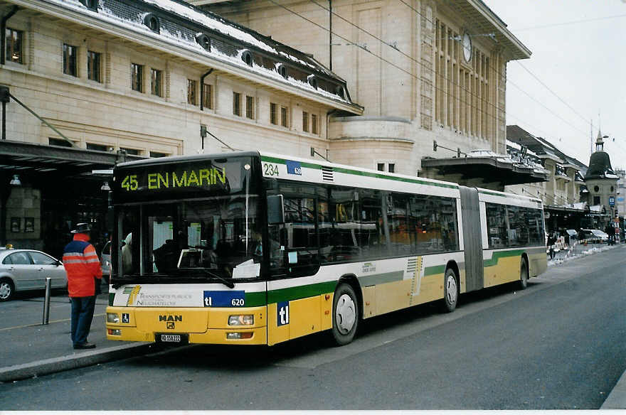 (083'820) - TL Lausanne (TN 234) - Nr. 620/VD 158'222 - MAN am 6. Mrz 2006 beim Bahnhof Lausanne