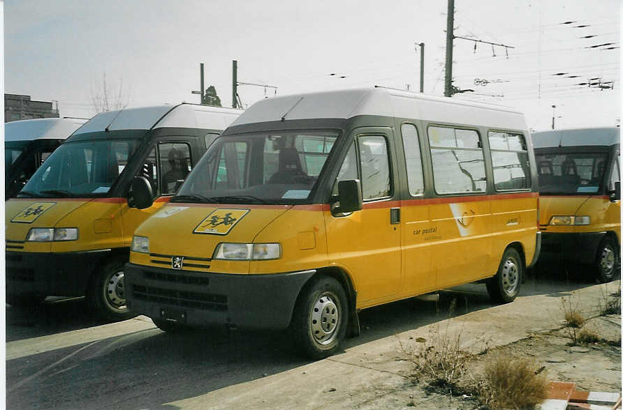 (084'006) - CarPostal Vaud-Fribourg - Peugeot am 19. Mrz 2006 in Yverdon, Garage