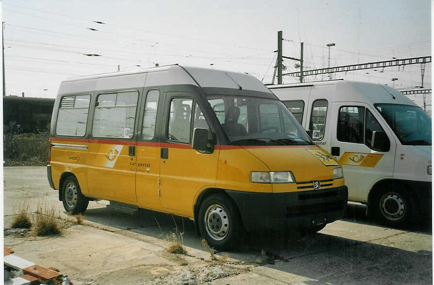 (084'007) - CarPostal Vaud-Fribourg - Peugeot am 19. Mrz 2006 in Yverdon, Garage