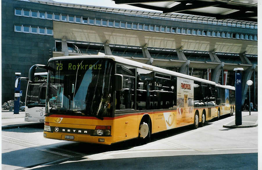 (087'604) - Bucheli, Kriens - Nr. 27/LU 15'711 - Setra am 25. Juli 2006 beim Bahnhof Luzern