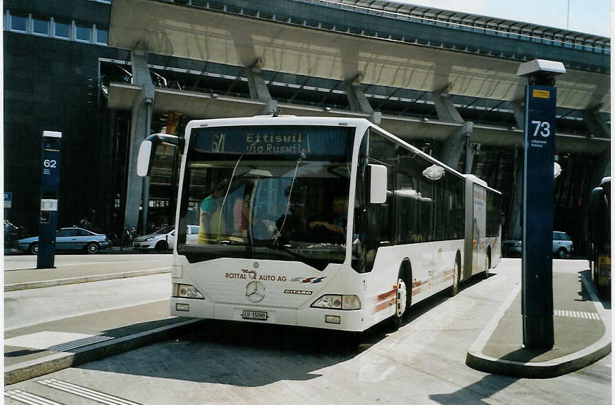 (087'606) - ARAG Ruswil - Nr. 15/LU 15'090 - Mercedes am 25. Juli 2006 beim Bahnhof Luzern