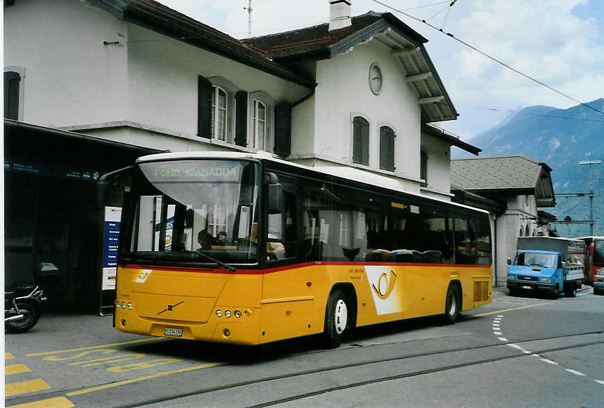 (087'907) - Buchard, Leytron - VS 234'190 - Volvo am 26. Juli 2006 beim Bahnhof Martigny