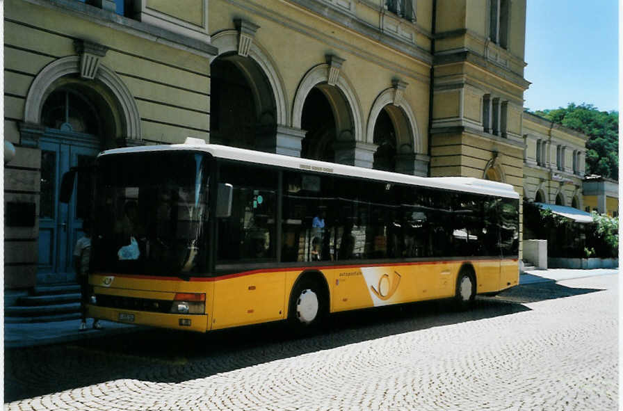 (088'506) - AutoPostale Ticino - TI 215'324 - Setra (ex P 25'613) am 2. August 2006 beim Bahnhof Bellinzona