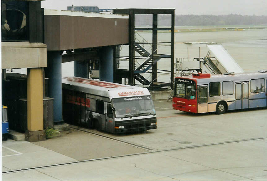 (090'433) - Flughafen, Zrich - Nr. 15 - NAW/Hess am 11. November 2006 in Zrich, Flughafen