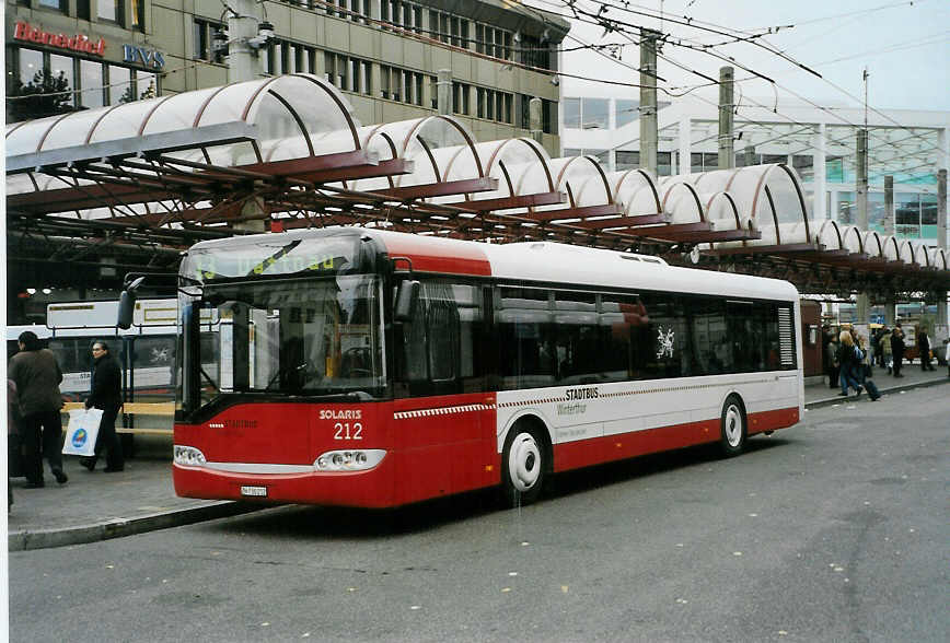 (090'506) - SW Winterthur - Nr. 212/ZH 730'212 - Solaris am 11. November 2006 beim Hauptbahnhof Winterthur