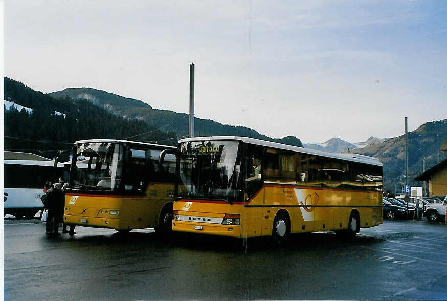 (091'137) - Kbli, Gstaad - BE 403'014 - Setra am 31. Dezember 2006 beim Bahnhof Gstaad