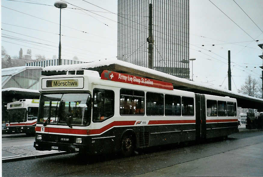 (093'023) - VBSG St. Gallen - Nr. 251/SG 198'251 - NAW/Hess am 22. Mrz 2007 beim Bahnhof St. Gallen