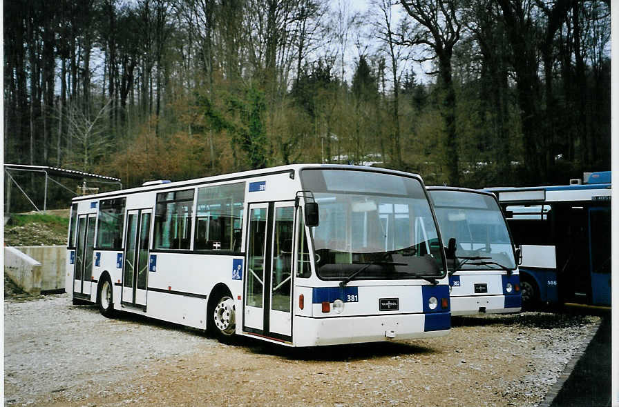 (093'421) - TL Lausanne - Nr. 381 - Van Hool am 25. Mrz 2007 in Safnern, BTR